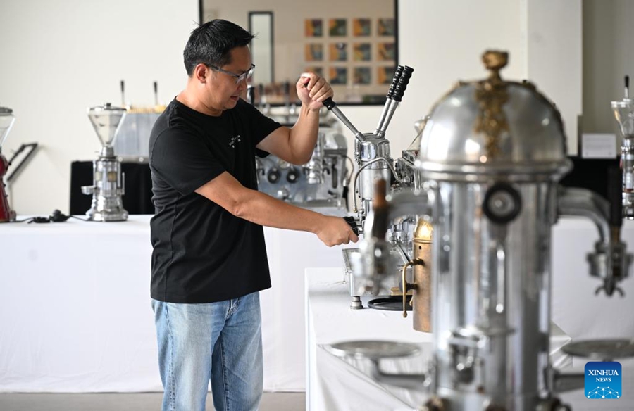 L'industria del caffè prospera a Jiangmen, nel Guangdong
