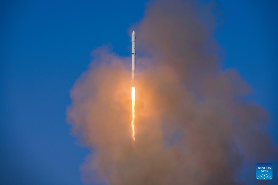 Il razzo cinese Lunga Marcia-12B completa con successo il volo inaugurale