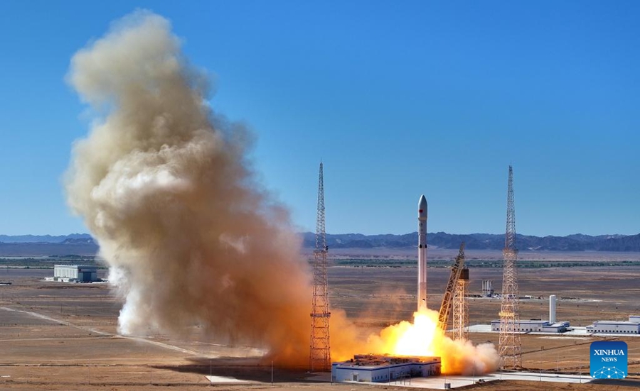 Il razzo cinese Lunga Marcia-12B completa con successo il volo inaugurale