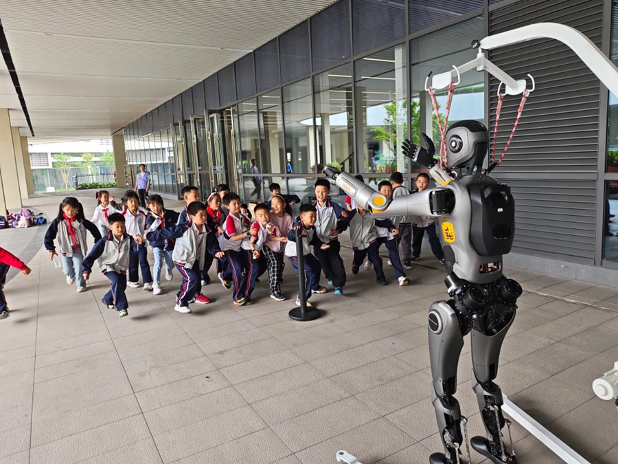 Nuovi consumi all'insegna del divertimento nella Optic Valley di Wuhan