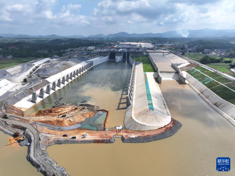Arriva l'acqua nel Canale Pinglu