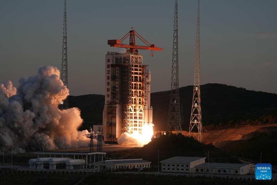 La Cina lancia un nuovo gruppo di satelliti per una costellazione commerciale