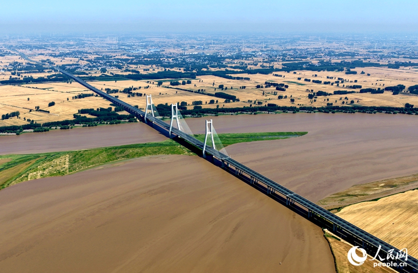 Il grande ponte Dongbatou sul Fiume Giallo sarà aperto al traffico
