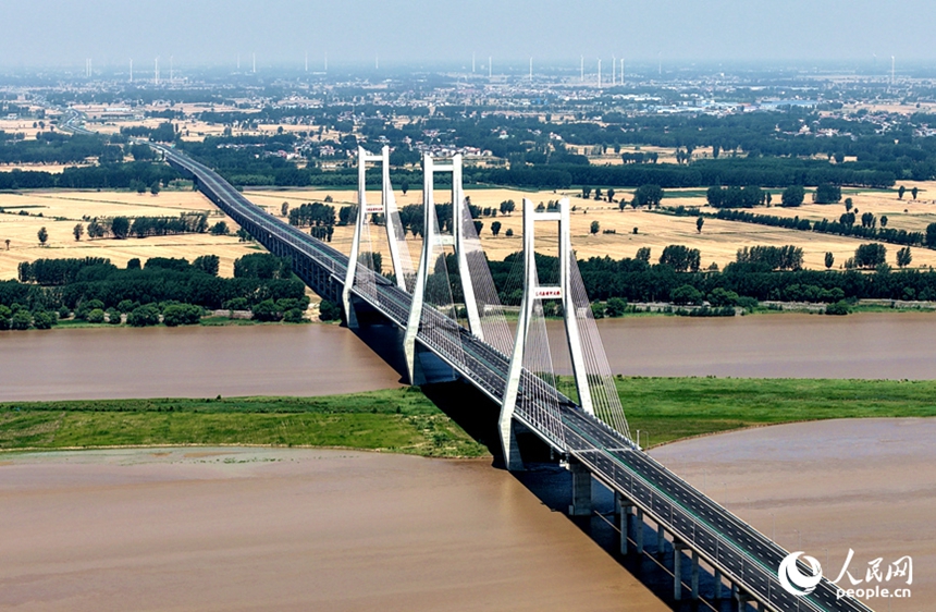 Il grande ponte Dongbatou sul Fiume Giallo sarà aperto al traffico