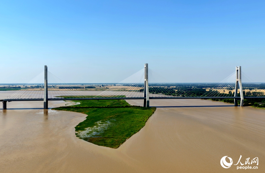 Il grande ponte Dongbatou sul Fiume Giallo sarà aperto al traffico
