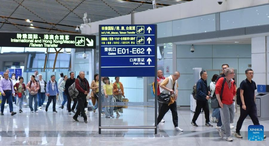 Viaggi transfrontalieri attraverso i porti di Beijing superano i 10 milioni a metà giugno