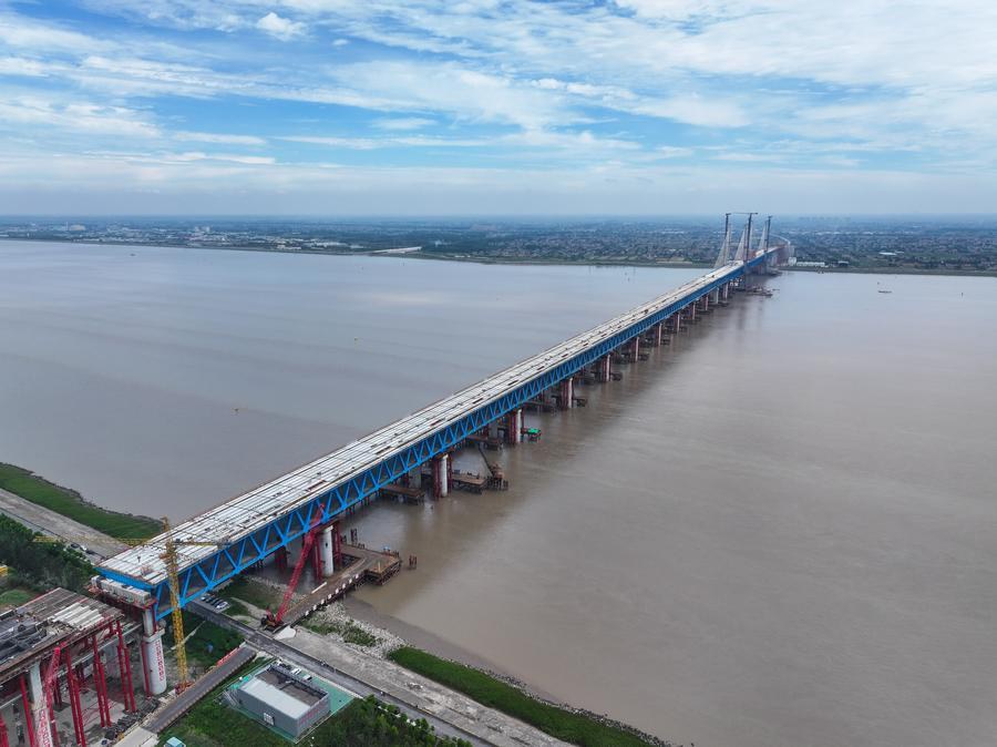Ponte stradale e ferroviario di Chongqi sul fiume Yangtze, tra Shanghai e il Jiangsu, Cina orientale. (9 giugno 2026 - Xinhua/Ji Chunpeng)