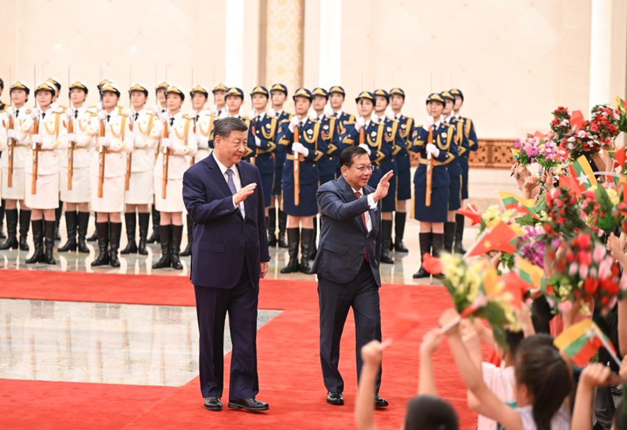 Colloquio tra Xi Jinping e Min Aung Hlaing