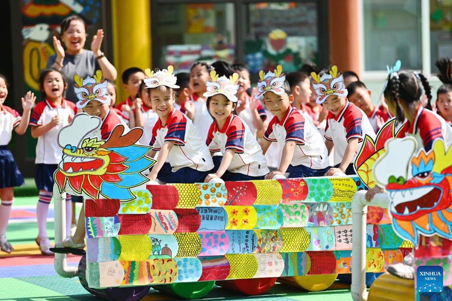 Varie attività in tutta la Cina per celebrare l'imminente Festa delle Barche Drago