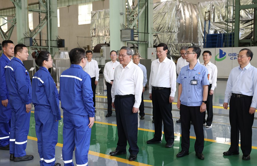 Li Qiang in viaggio d'ispezione a Dalian