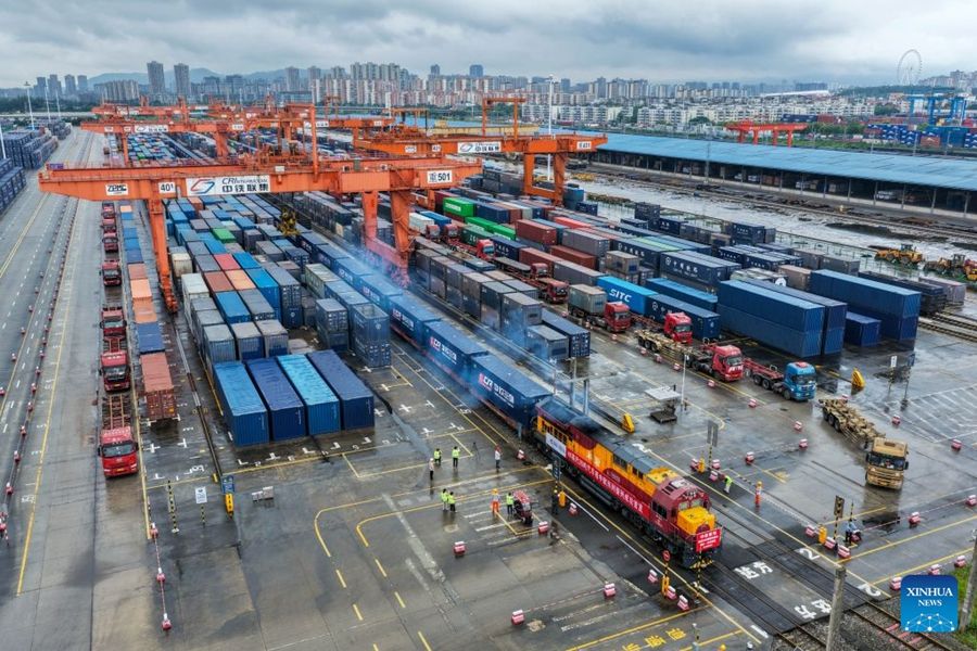 Chongqing potenzia la capacità dei treni merci Cina-Europa per favorire l'esportazione di automobili