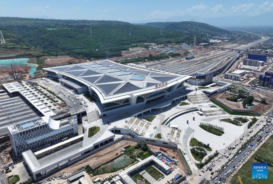 Entra in funzione la ferrovia ad alta velocità Xi'an-Shiyan