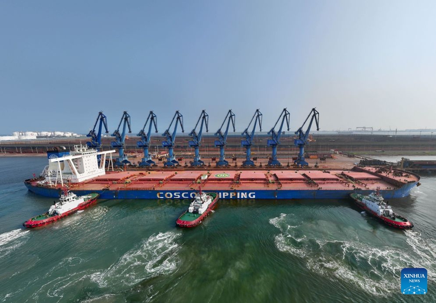 Nave portarinfuse stabilisce un nuovo record di pescaggio al porto di Tianjin