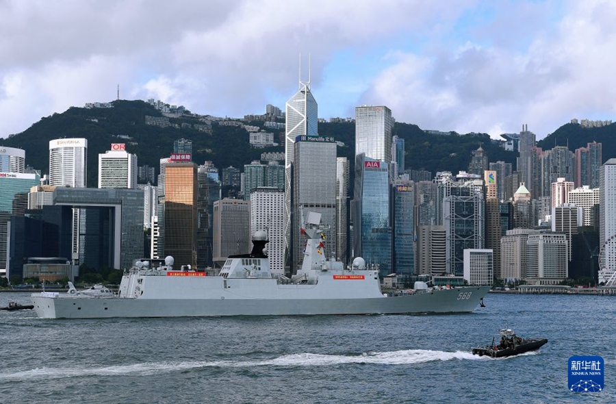 Flotta navale arriva a Hong Kong