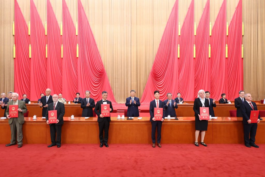 Xi Jinping conferisce Premi Nazionali per la Scienza e la Tecnologia e tiene importante discorso