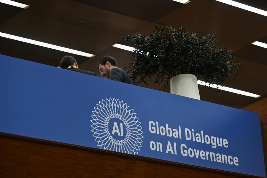 Partecipanti alla prima sessione del Dialogo Globale delle Nazioni Unite sulla Governance dell'IA a Ginevra, Svizzera. (6 luglio 2026 - Xinhua/Lian Yi)