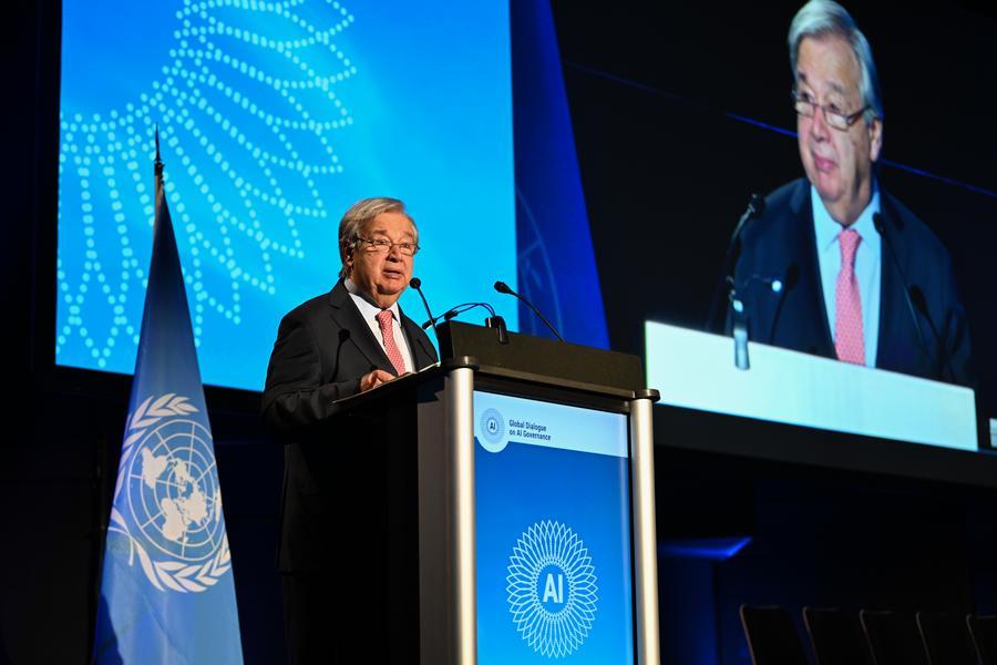 Conferenza globale esorta alla creazione di un sistema di governance dell'IA inclusivo e vantaggioso
