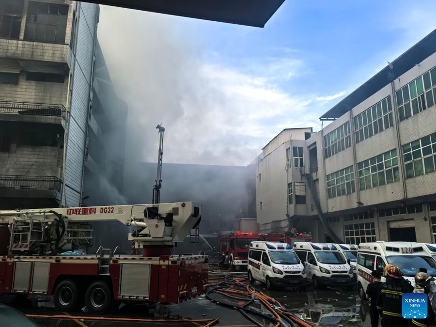 28 morti nell'incendio di una fabbrica di scarpe nella Cina orientale