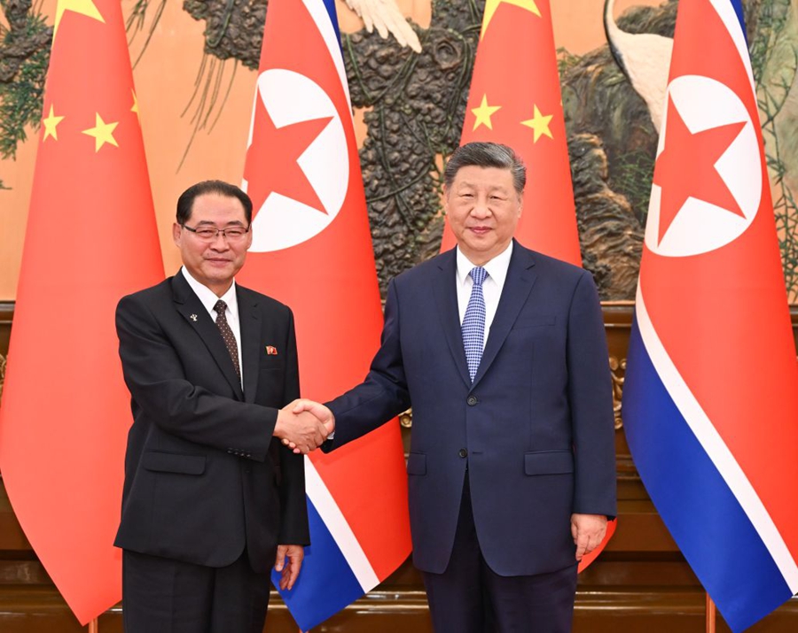 Xi Jinping incontra il Primo Ministro della RPDC Pak Thae-song