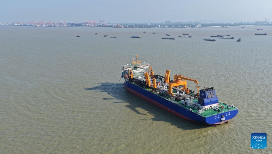 Junguang, la più grande draga dell'Asia