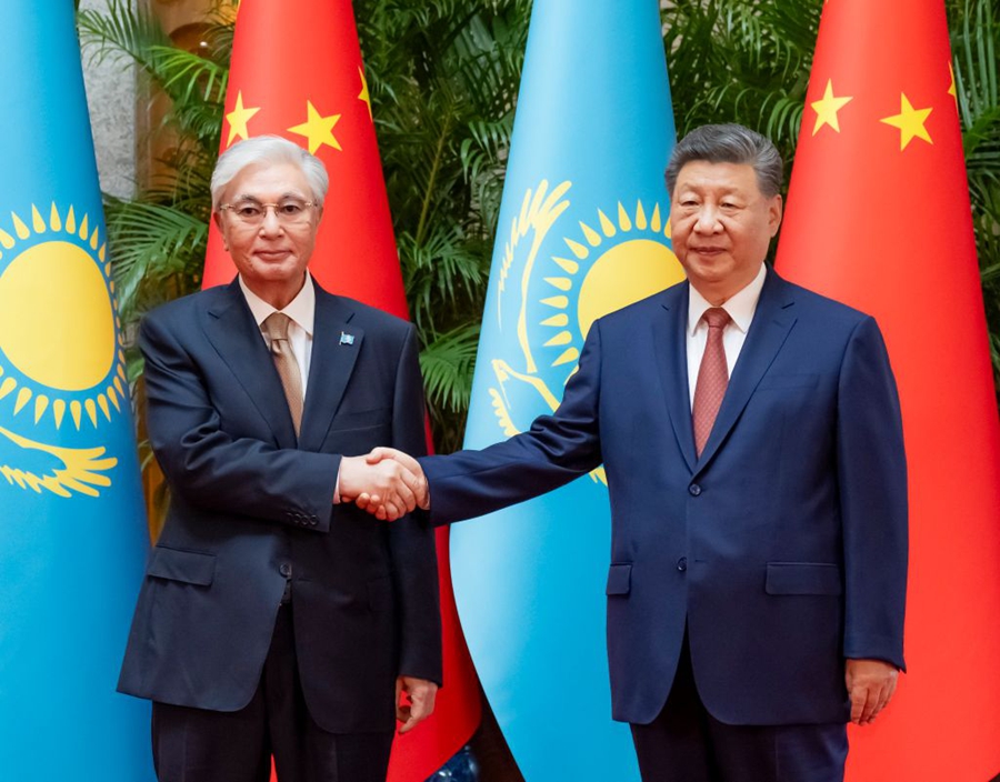 Incontro tra Xi Jinping e il Presidente kazako Kassym-Jomart Tokayev