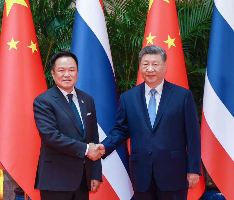 Incontro tra Xi Jinping e Anutin Charnvirakul