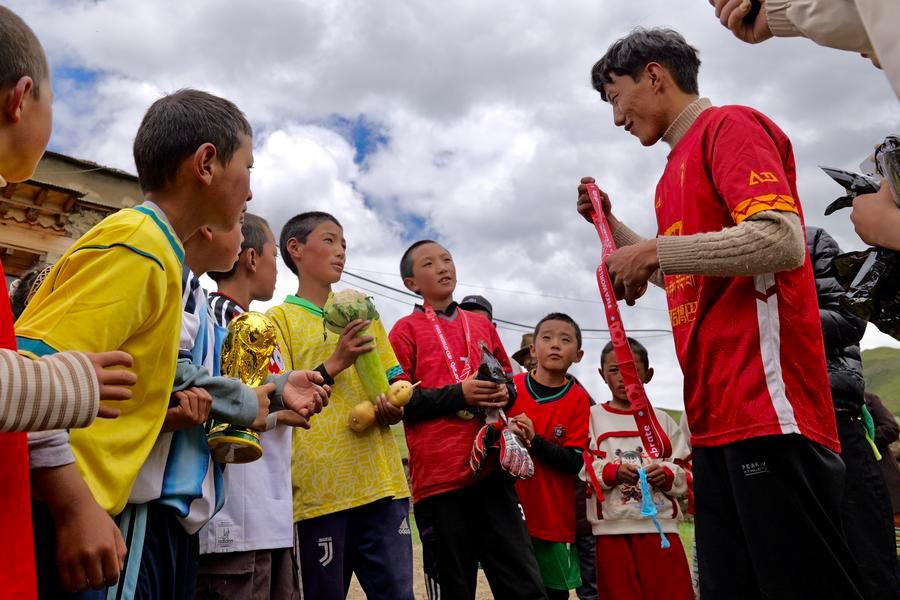 Lettera da Lhasa: Sogni calcistici a 4.700 metri di altitudine