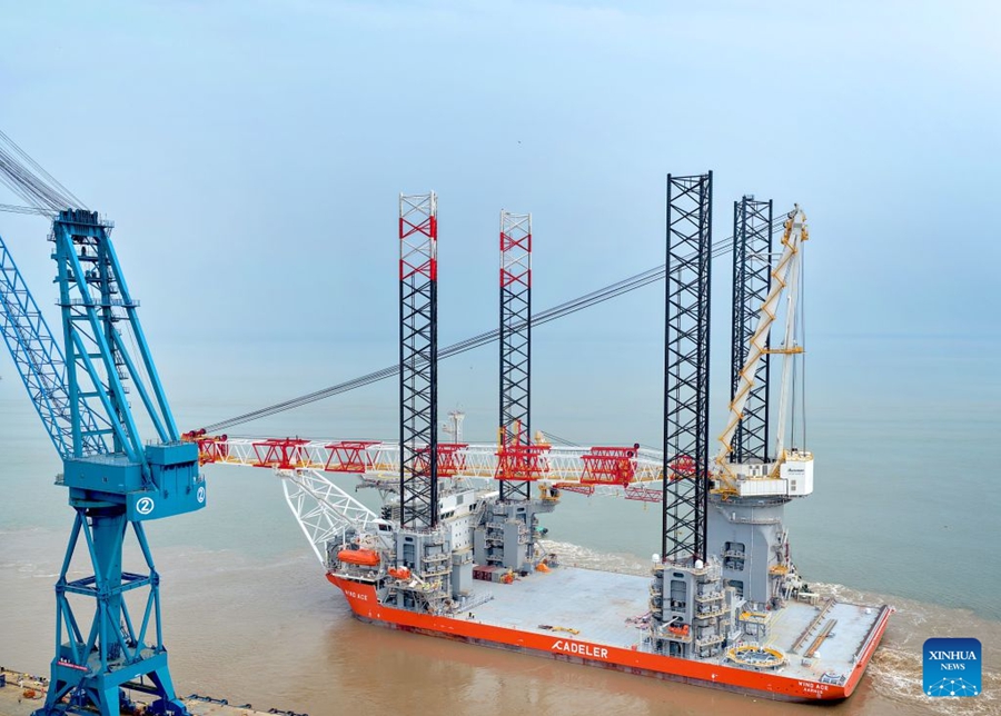Nave per l'installazione di turbine eoliche 