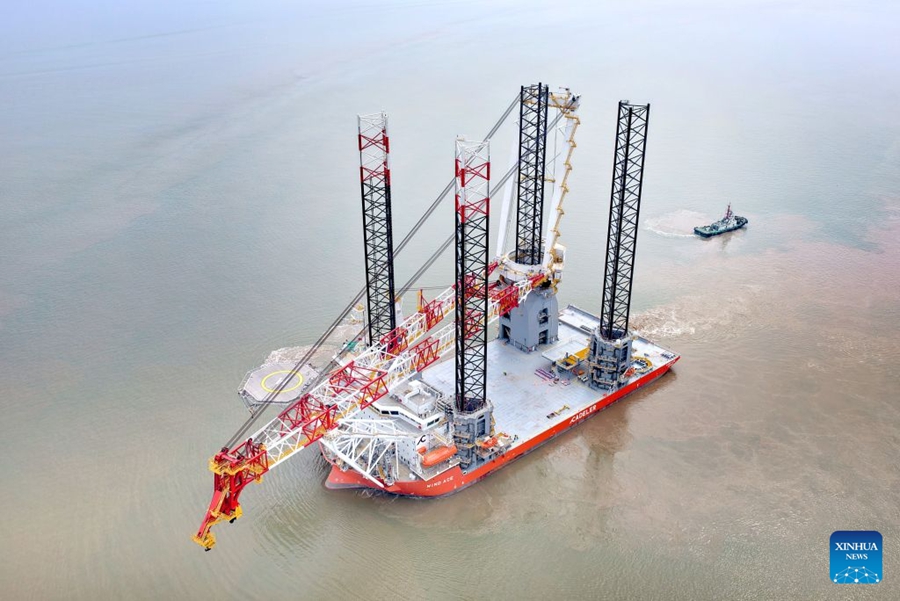 Nave per l'installazione di turbine eoliche 