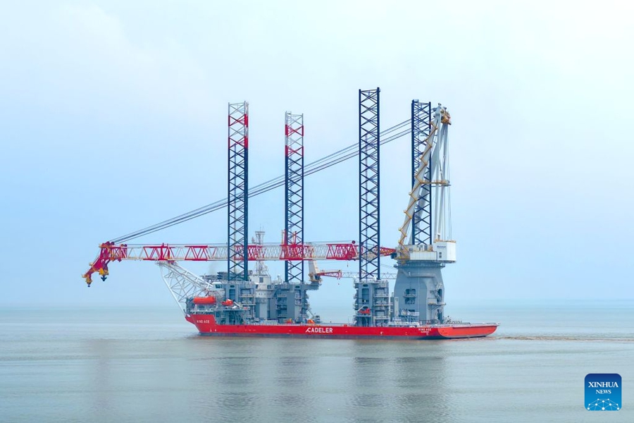 Nave per l'installazione di turbine eoliche 