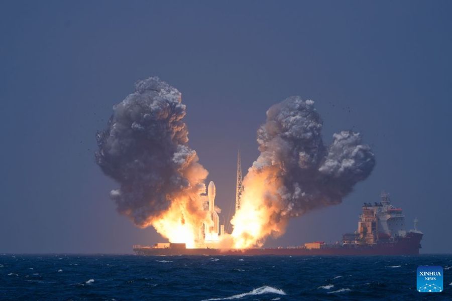 Il razzo cinese Gravity-1 lancia nuovi satelliti dal mare