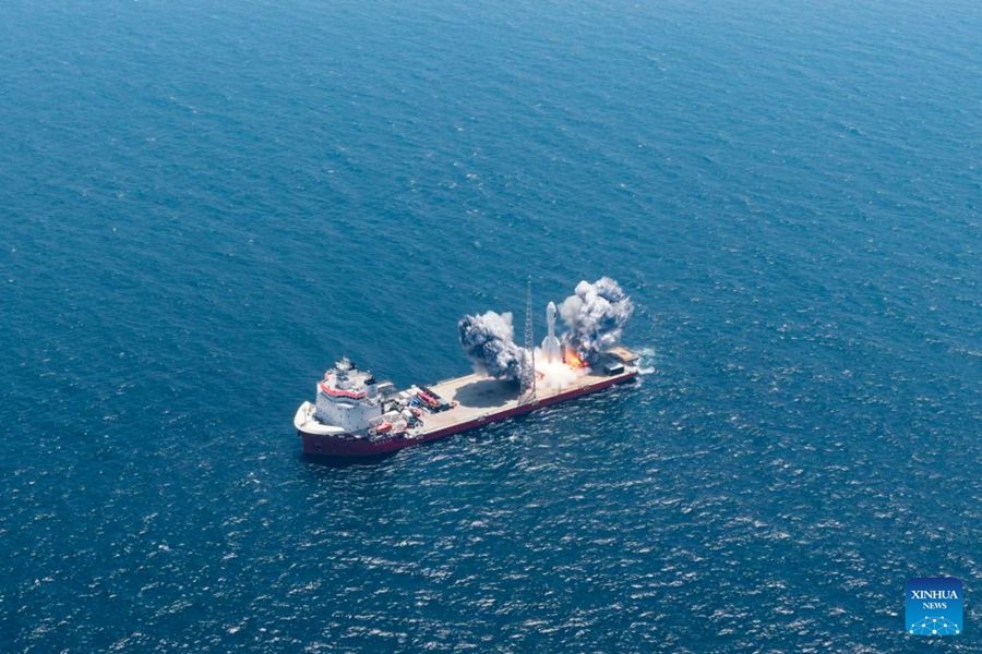 Il razzo cinese Gravity-1 lancia nuovi satelliti dal mare