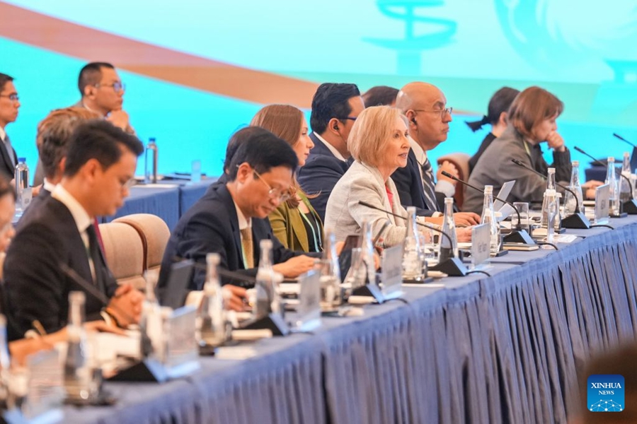 Riunione ministeriale dell'APEC adotta la Dichiarazione di Chengdu sulle tecnologie digitali e l'IA