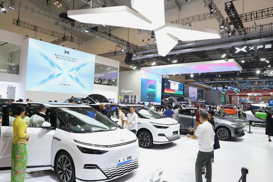 Stand del marchio automobilistico cinese XPENG durante il GAIKINDO Indonesia International Auto Show (GIIAS) 2025 alla Indonesia Convention Exhibition a Tangerang, provincia di Banten, Indonesia. (24 luglio 2025 - Xinhua/Cen Yunpeng) 