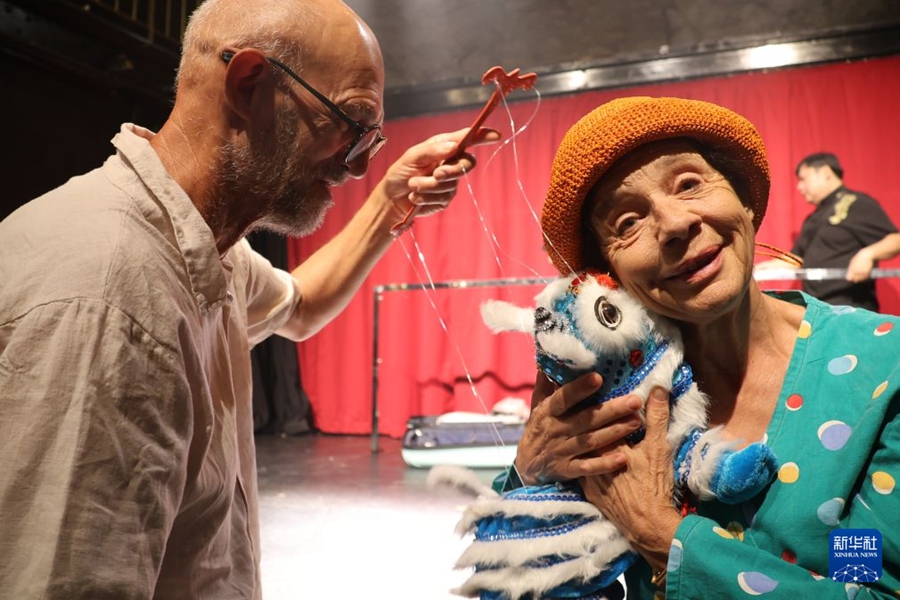 Opere cinesi mettono in mostra un fascino variegato al Festival di Avignone