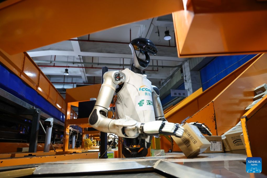 Robot umanoidi impiegati in svariati ambiti a Shenzhen