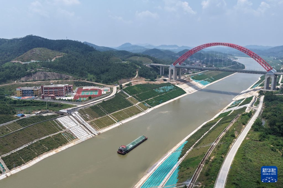 Canale Pinglu, primo test di attraversamento bidirezionale della chiusa in linea a senso unico con imbarcazioni reali
