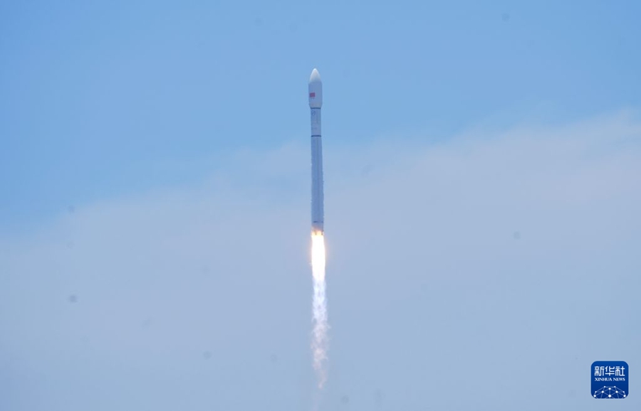 Cina: lanciato con successo il 24° gruppo di satelliti per Internet a bassa orbita