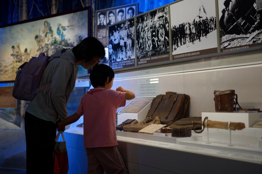Visitatori al Museo della Guerra di Resistenza del Popolo Cinese contro l'Aggressione Giapponese a Beijing, capitale della Cina. (15 agosto 2026 - Xinhua/Zhang Xiaoyu)