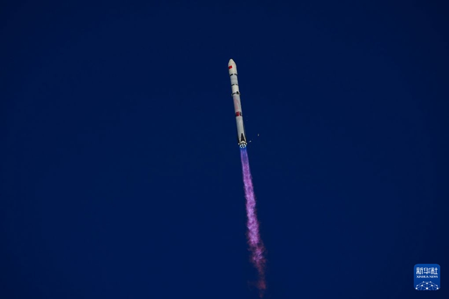 Cina, primo recupero di un razzo sulla terraferma