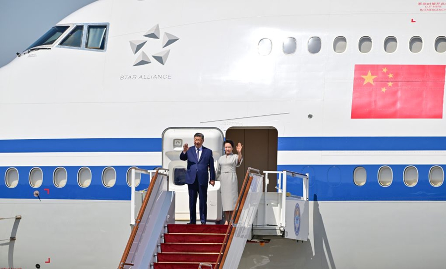 Kirghizistan, Xi Jinping giunge a Bishkek per il vertice SCO 2026 e una visita di Stato