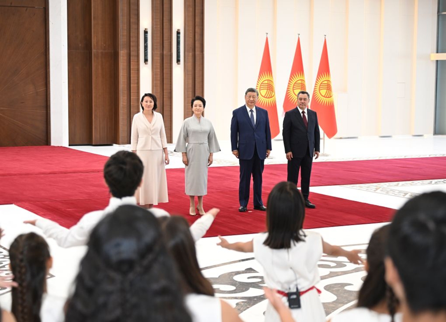 Kirghizistan, Xi Jinping giunge a Bishkek per il vertice SCO 2026 e una visita di Stato