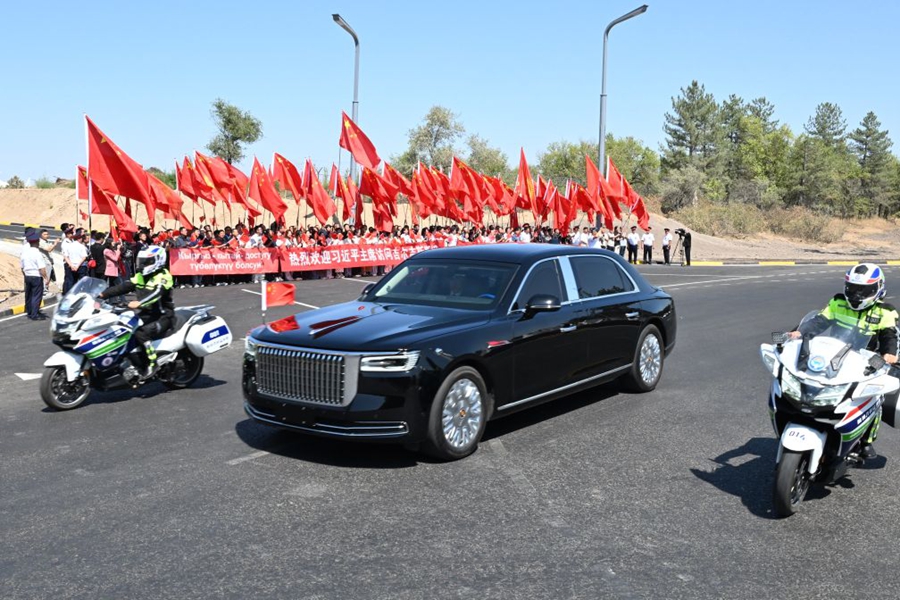 Kirghizistan, Xi Jinping giunge a Bishkek per il vertice SCO 2026 e una visita di Stato