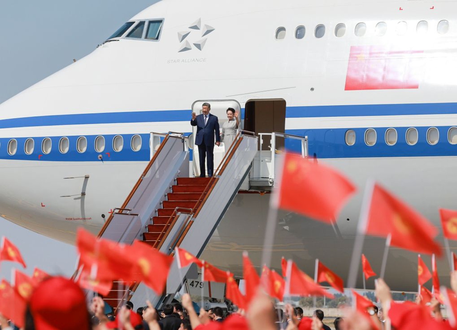 Kirghizistan, Xi Jinping giunge a Bishkek per il vertice SCO 2026 e una visita di Stato