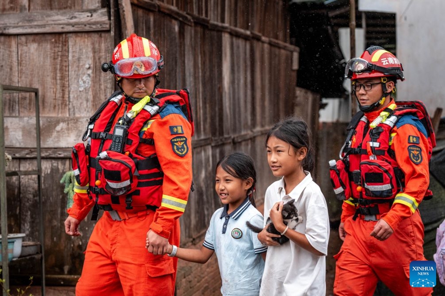 Evacuati 8.115 residenti a causa di gravi inondazioni a Mohan, Yunnan