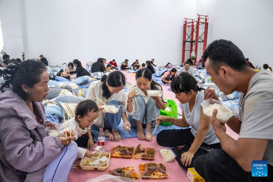 Evacuati 8.115 residenti a causa di gravi inondazioni a Mohan, Yunnan