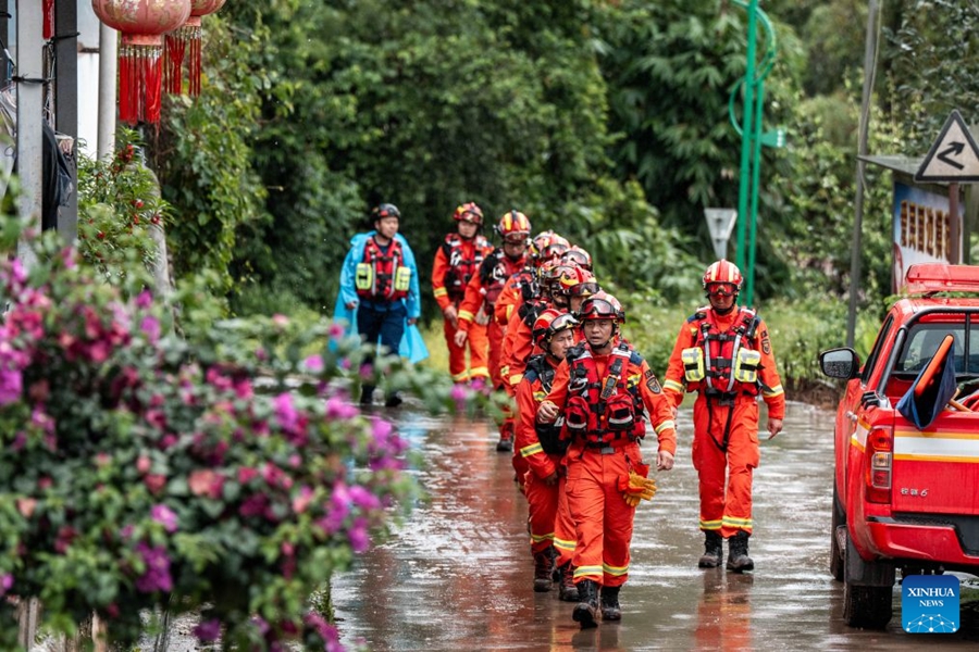 Evacuati 8.115 residenti a causa di gravi inondazioni a Mohan, Yunnan