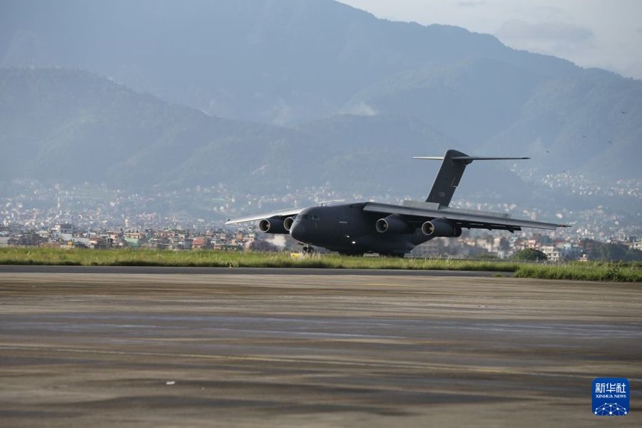 Arrivati in Nepal gli aiuti di soccorso cinesi