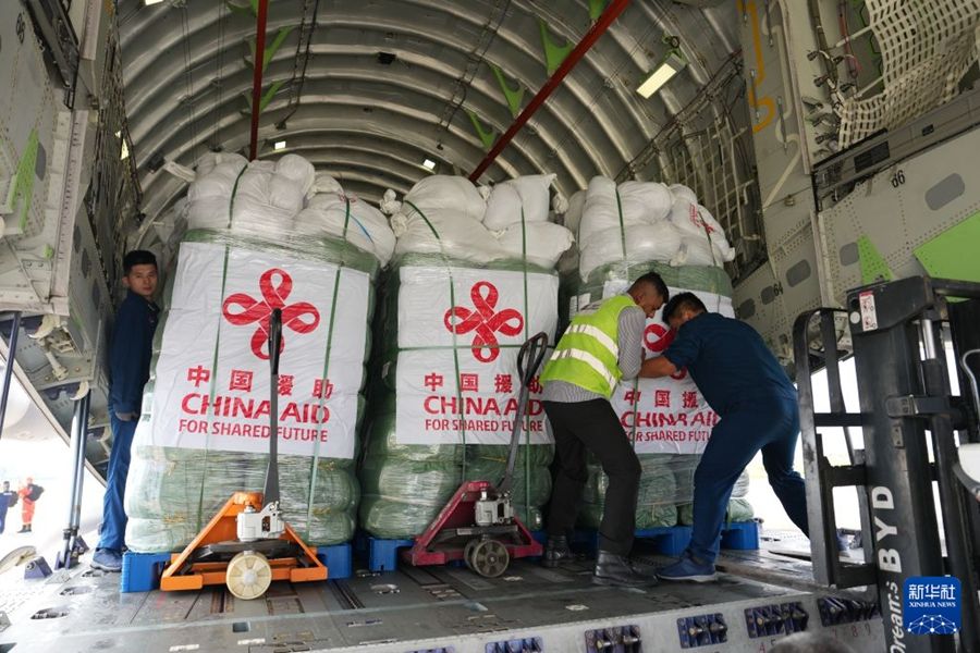 Arrivati in Nepal gli aiuti di soccorso cinesi