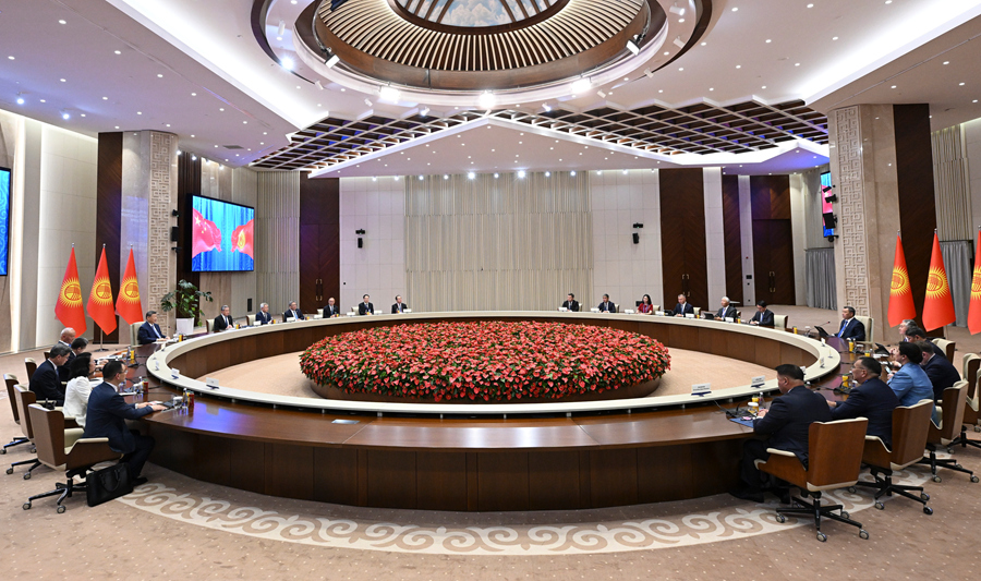 Bishkek, colloquio tra Xi Jinping e Sadyr Japarov